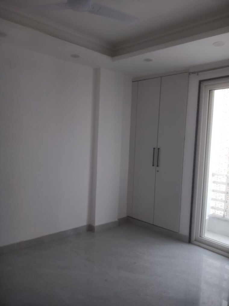 Room, vasant kunj enclave 2 Bedroom 70 Sq.Yd. Builder Floor In Vasant Kunj Enclave Delhi 10525969