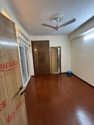 Room in 2 BHK Apartment at Unnati Fortune The Aranya, Sector 119 – for Rent