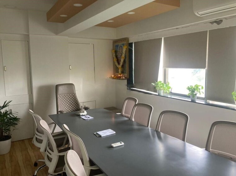 Team Area, south tukoganj Commercial Office Space 2500 Sq.Ft. In South Tukoganj Indore 10526059
