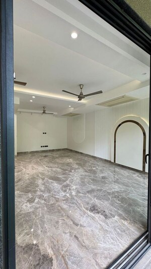 Room in 4 BHK Builder Floor at Anand Lok – for Sale