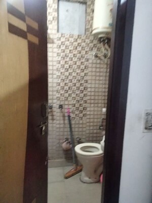 Bathroom in 1 BHK Builder Floor at Uttam Nagar – for Rent