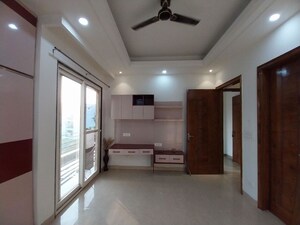 Room in 4 BHK Builder Floor at Sector 22 – for Rent