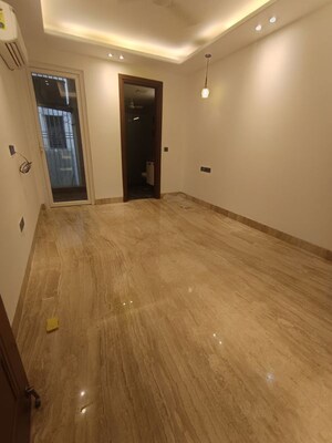 Room in 3 BHK Builder Floor at Shivalik Colony – for Rent