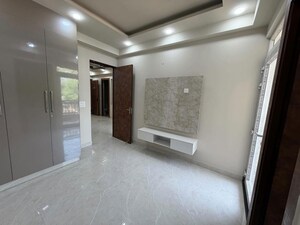 Room in 2 BHK Builder Floor at Sunpura – for Sale