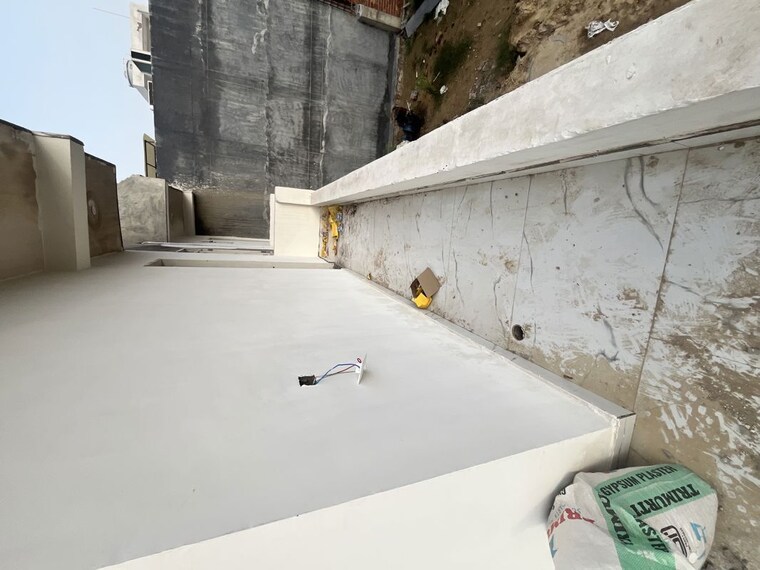 Balcony, vaidpura 3.5 Bedroom 1700 Sq.Ft. Villa In Vaidpura Greater Noida 10526015