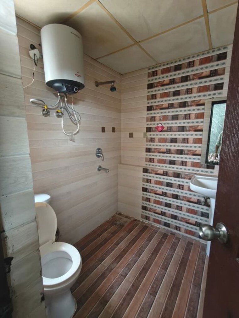 Bathroom, jnc-the-park 2 Bedroom 1100 Sq.Ft. Apartment In Sector 16c Greater Noida Greater Noida 10526129