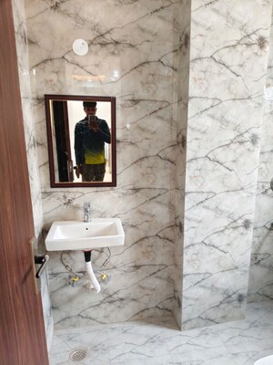 Bathroom in 1 BHK Builder Floor at Saket – for Rent