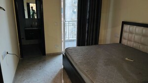 Room in 3 BHK Apartment at Surya Aastha Greens, Sector 4 Greater Noida – for Rent