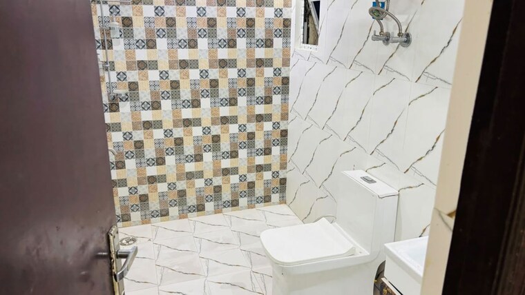 Bathroom, surya-aastha-greens 3 Bedroom 1735 Sq.Ft. Apartment In Sector 4 Greater Noida Greater Noida 10526145