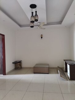 3 BHK Builder Floor For Rent in Sector 33