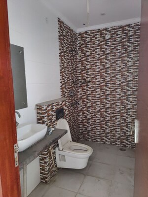 Bathroom in 3 BHK Builder Floor at Sector 33 – for Rent