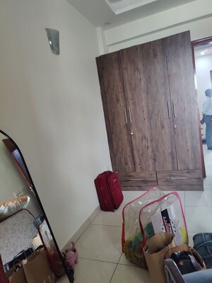 Furnished Amenities in 3 BHK Builder Floor at Sector 33 – for Rent