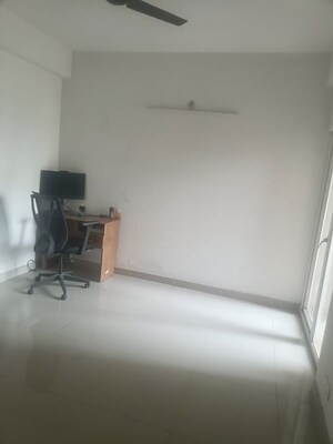 Furnished Amenities in 3 BHK Apartment at Ajnara Le Garden, Sector 16b Greater Noida – for Rent