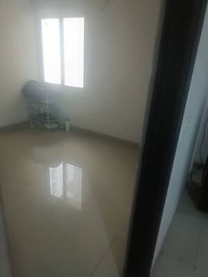 Room in 3 BHK Apartment at Ajnara Le Garden, Sector 16b Greater Noida – for Rent