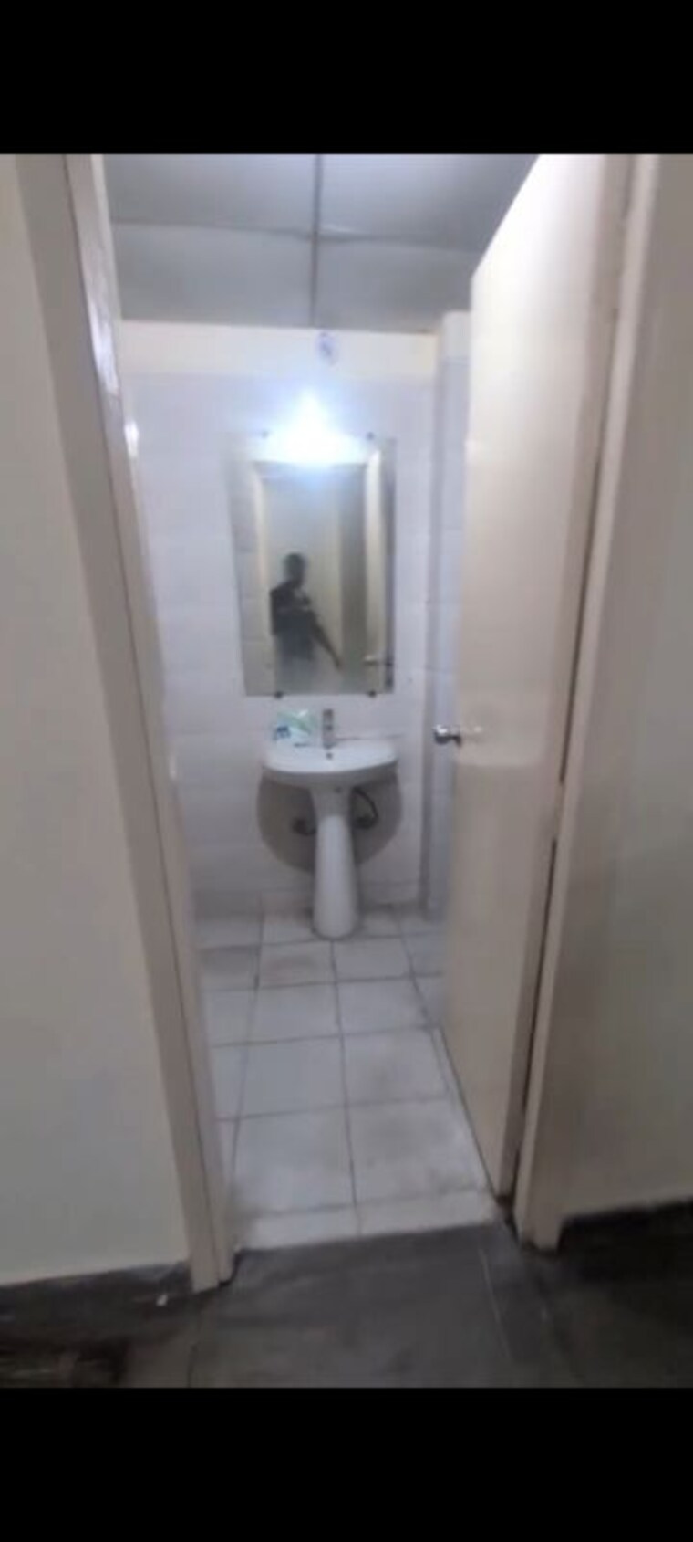 Bathroom, gaur-city-5th-avenue 3.5 Bedroom 1470 Sq.Ft. Apartment In Sector 4 Greater Noida Greater Noida 10526164