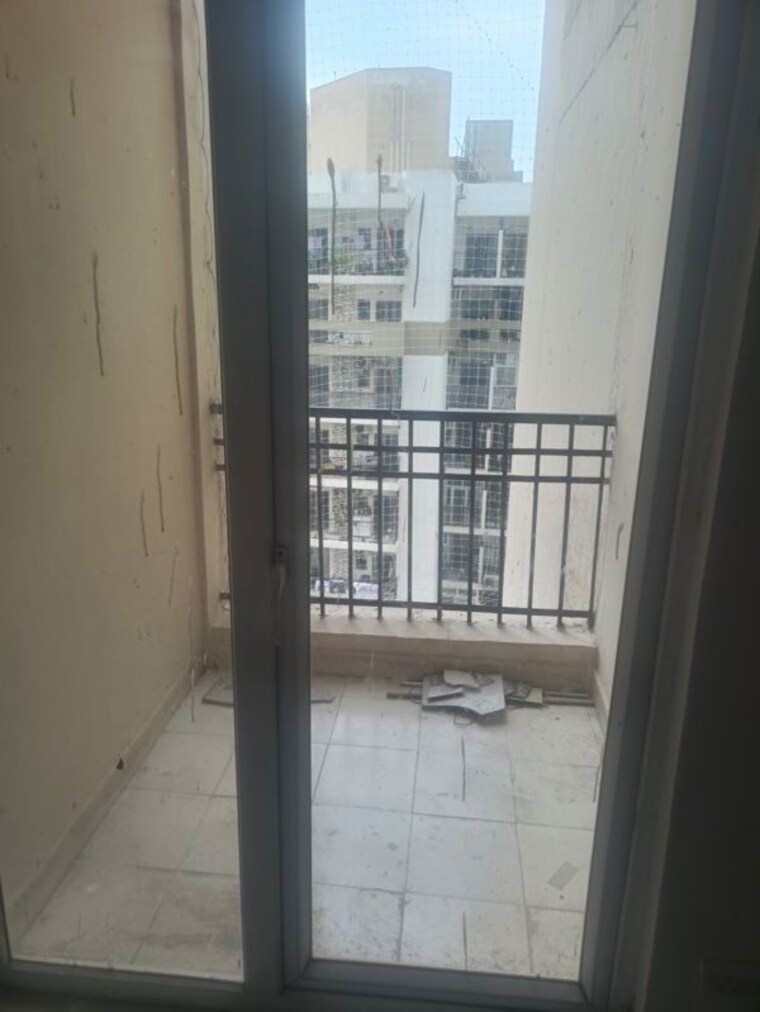 Balcony, ajnara-le-garden 2 Bedroom 995 Sq.Ft. Apartment In Sector 16b Greater Noida Greater Noida 10526171