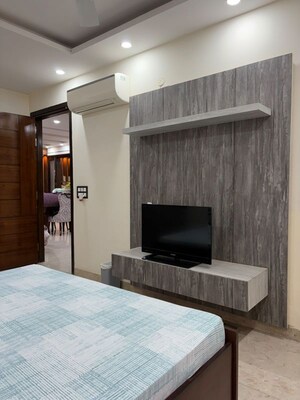 Bedroom in 3 BHK Builder Floor at Palam Vihar – for Rent