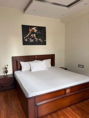 Bedroom in 3 BHK Builder Floor at Palam Vihar – for Rent