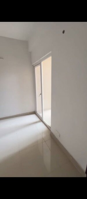 3 BHK Apartment For Rent in Ajnara Le Garden, Sector 16b Greater Noida