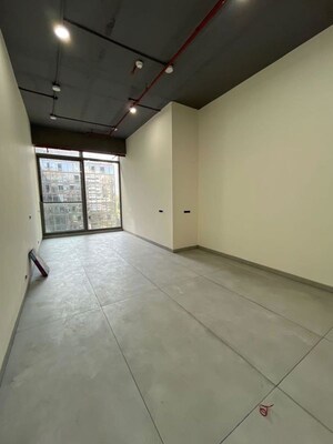 Room in  Office Space at Lodha Complex Lower Parel, Lower Parel – for Rent