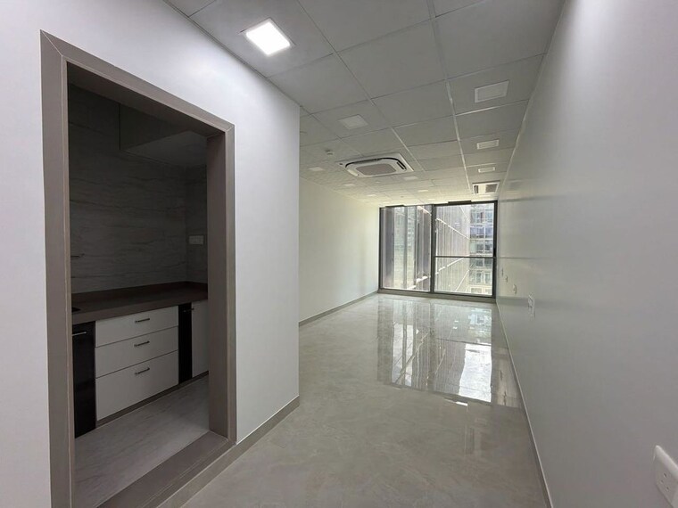 Room, lodha-complex-lower-parel Commercial Office Space 980 Sq.Ft. In Lower Parel Mumbai 10526214