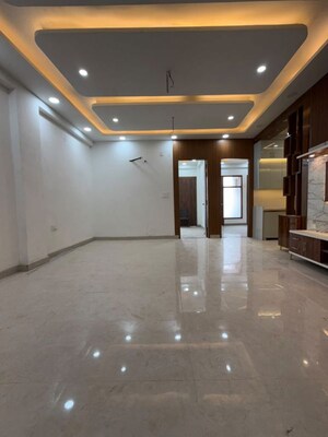 Room in 4 BHK Builder Floor at Jaipuria Heritage, Shahpur Bamheta – for Sale