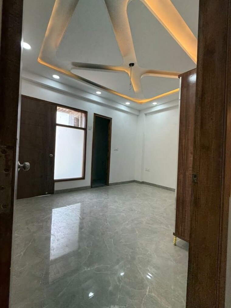 Room, jaipuria-heritage 4 Bedroom 180 Sq.Yd. Builder Floor In Shahpur Bamheta Ghaziabad 10526211