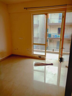 Room in 2 BHK Apartment at Cosmos Express 99, Sector 99 – for Sale