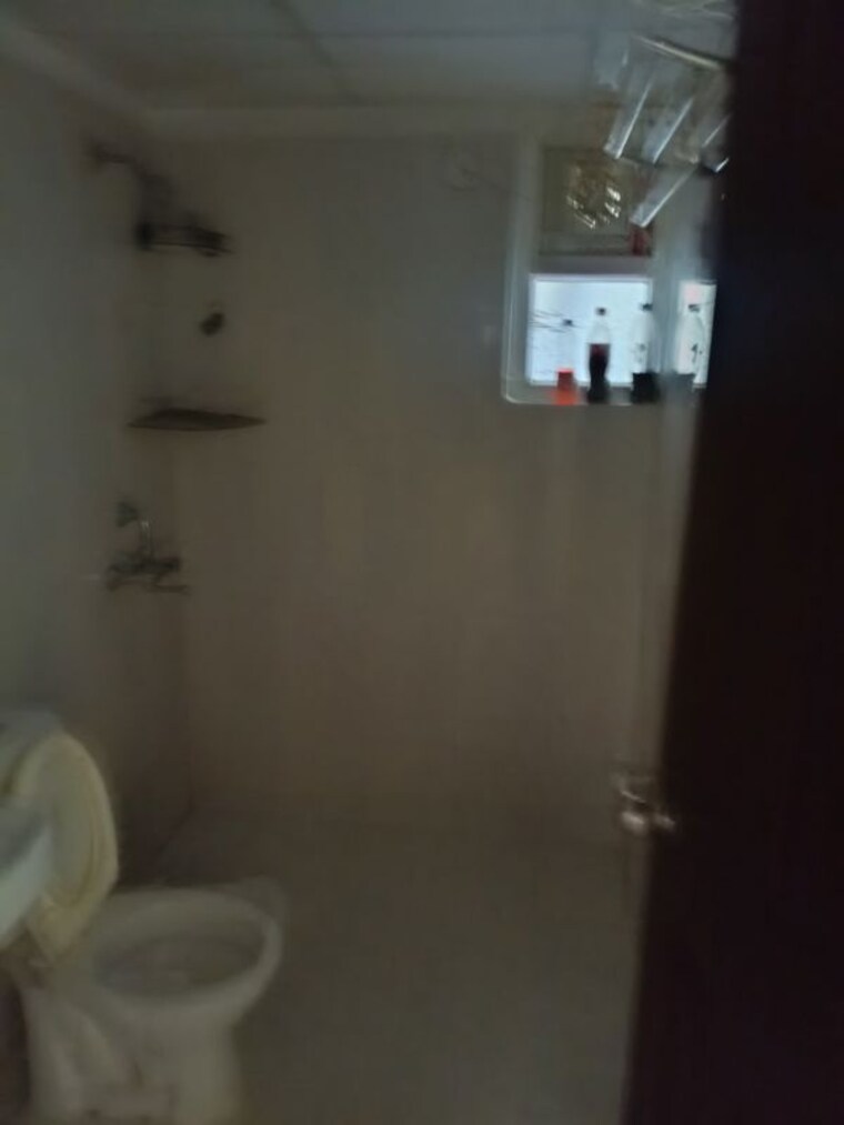 Bathroom, wall-rock-aishwaryam 2.5 Bedroom 1190 Sq.Ft. Apartment In Sector 16c Greater Noida Greater Noida 10526273