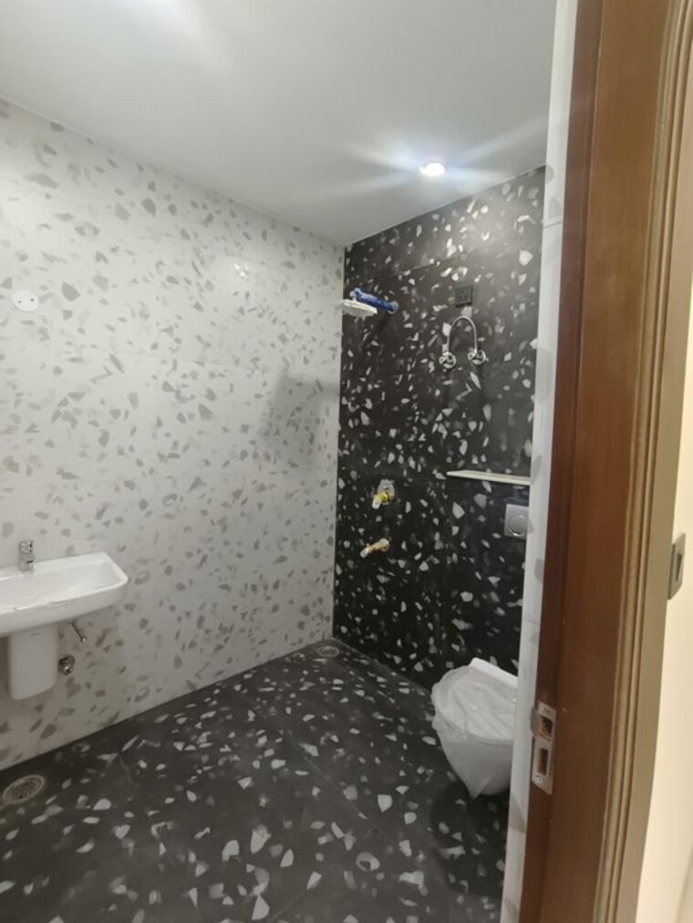 Bathroom, affinity-greens 3 Bedroom 1440 Sq.Ft. Apartment In International Airport Road Zirakpur 10526283