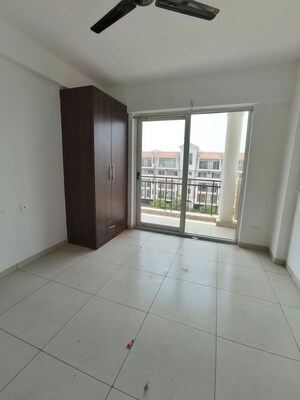 Room in 3 BHK Apartment at Affinity Greens, International Airport Road – for Rent