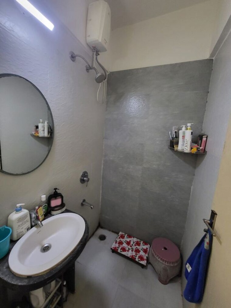 Bathroom, palladium-homes 2 Bedroom 800 Sq.Ft. Apartment In Dhanori Pune 10526280