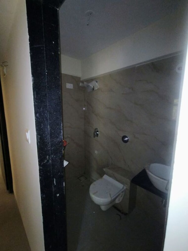 Bathroom, chembur 1 Bedroom 585 Sq.Ft. Apartment In Chembur Mumbai 10526302