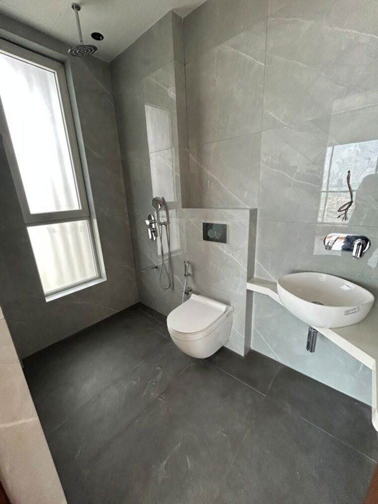 Bathroom, rustomjee-crown 4 Bedroom 2900 Sq.Ft. Apartment In Prabhadevi Mumbai 10526330