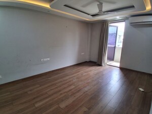 Room in 3 BHK Builder Floor at Rajouri Garden – for Rent