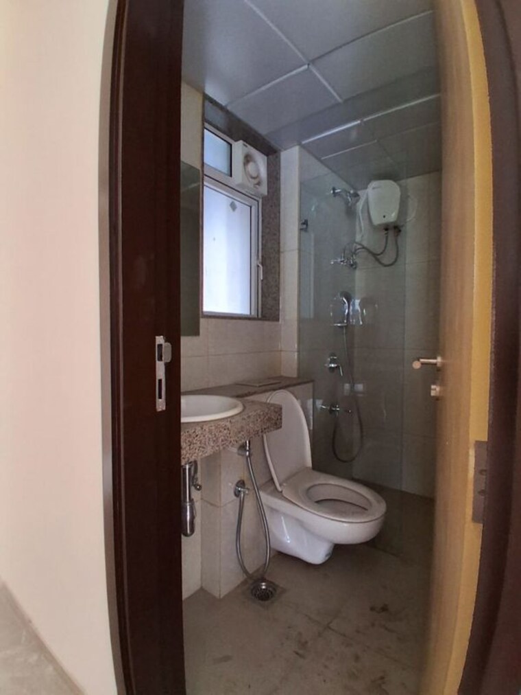 Bathroom, lnt-veridian 3 Bedroom 1450 Sq.Ft. Apartment In Powai Mumbai 10526332