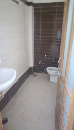 Bathroom in 1 RK Independent House at RWA Apartments Sector 41, Sector 41 – for Rent