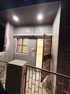 1 BHK Builder Floor For Rent in Rohini Sector 5