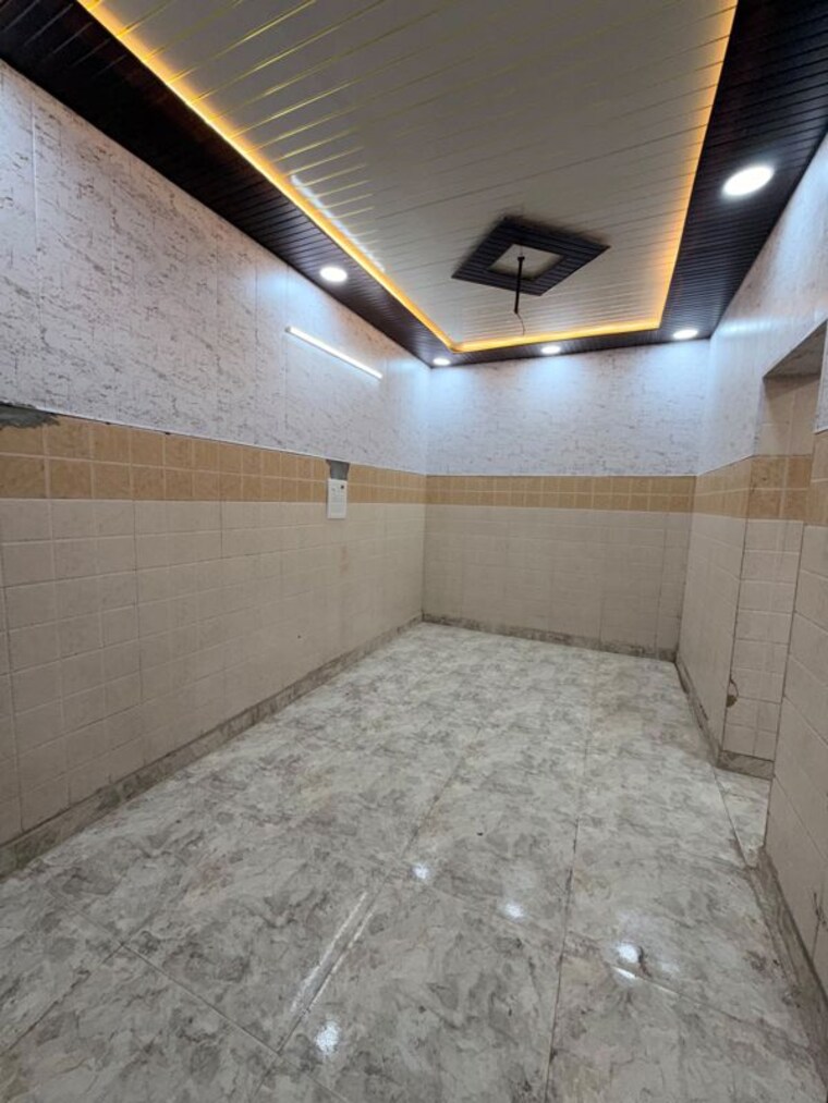 Bathroom, rohini sector 5 1 Bedroom 700 Sq.Ft. Builder Floor In Rohini Sector 5 Delhi 10526357