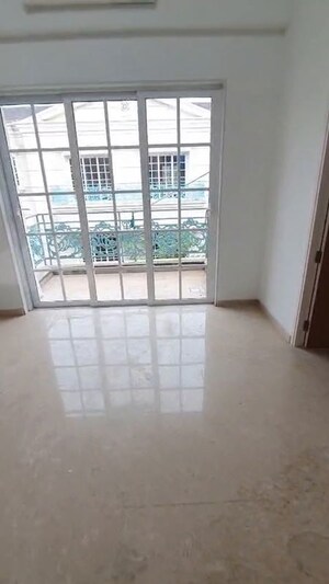 Room in 3 BHK Apartment at Lodha Villa Royale, Mankoli – for Rent