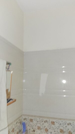 Room in 1 BHK Builder Floor at Guniagrahara – for Rent