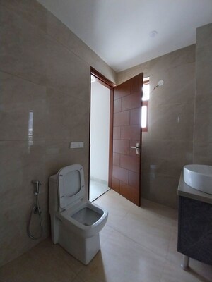 Bathroom in 4 BHK Builder Floor at Palam Vihar Residents Association, Palam Vihar – for Rent