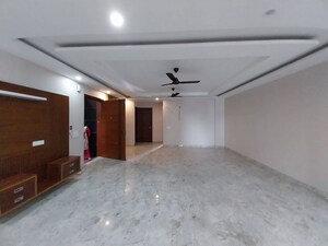 Room in 4 BHK Builder Floor at Palam Vihar Residents Association, Palam Vihar – for Rent