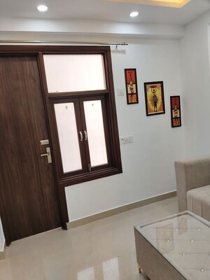 Furnished Amenities in 1 BHK Builder Floor at Freedom Fighters Enclave – for Rent