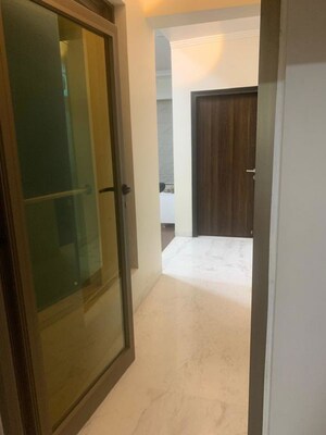 Room in 3 BHK Builder Floor at Sector 22 – for Rent