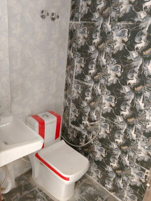 Team Area in 2 BHK Builder Floor at Sector 73 – for Rent