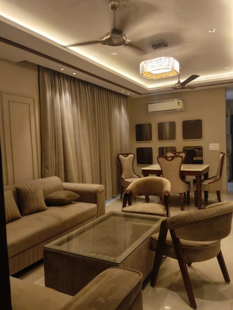 Gym, naraina 3 Bedroom 200 Sq.Yd. Builder Floor In Naraina Delhi 10526461