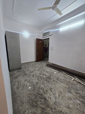 Room in 1 BHK Builder Floor at Saket – for Rent