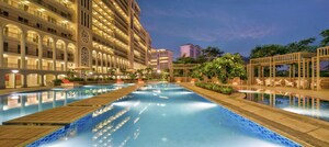 Swimming Pool in 3 BHK Apartment at DLF The Skycourt, Sector 86 – for Sale