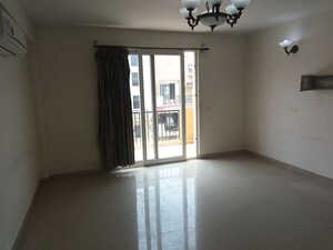 Room in 4 BHK Apartment at Emaar Emerald Floors Premier, Sector 65 – for Rent